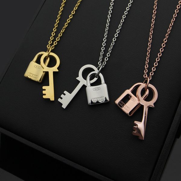 New Arrive Fashion Lady Titanium steel 18K Plated Gold Necklaces With T Letter Hollow out Lock Key Pendant Earrings 3 Color, Silver
New Arrive Fashion Lady Titanium steel 18K Plated Gold Necklaces With T Letter Hollow out Lock Key Pendant Earrings 3 Color, Silver