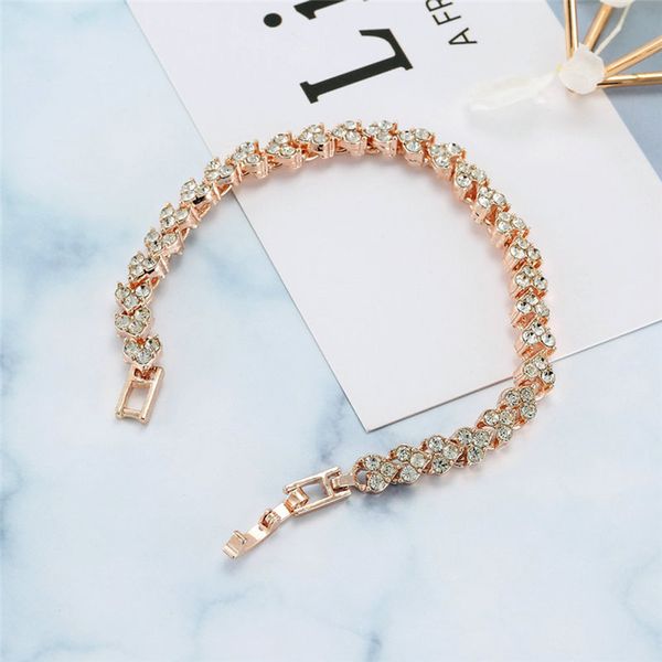 2020 new women simple crystal heart bangle bracelet full diamonds love pendant bracelet for girlfriend gifts, Golden;silver
2020 new women simple crystal heart bangle bracelet full diamonds love pendant bracelet for girlfriend gifts, Golden;silver