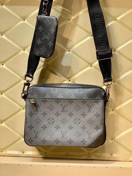 m69443 selling single-shoulder bag for both men with high-end custom quality leather diagonal cross bag fashion style adjustab, Black
m69443 selling single-shoulder bag for both men with high-end custom quality leather diagonal cross bag fashion style adjustab, Black