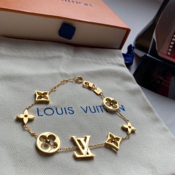 fashion women bracelet four leaf flower 18k gold chain fashion simple ladies link chain bracelets jewelry with box, Black
fashion women bracelet four leaf flower 18k gold chain fashion simple ladies link chain bracelets jewelry with box, Black