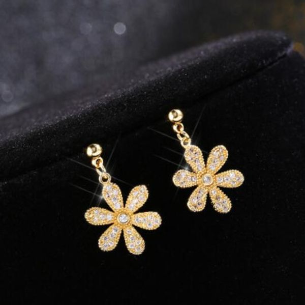 jewelry earrings for women flower simple gold color graceful wholesale fashion of shipping, Golden;silver
jewelry earrings for women flower simple gold color graceful wholesale fashion of shipping, Golden;silver