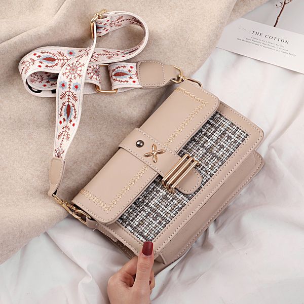 cross body travel handbag fashion woman shoulder bag pu leather youth ladies small square light wild simple female daily messenger
cross body travel handbag fashion woman shoulder bag pu leather youth ladies small square light wild simple female daily messenger