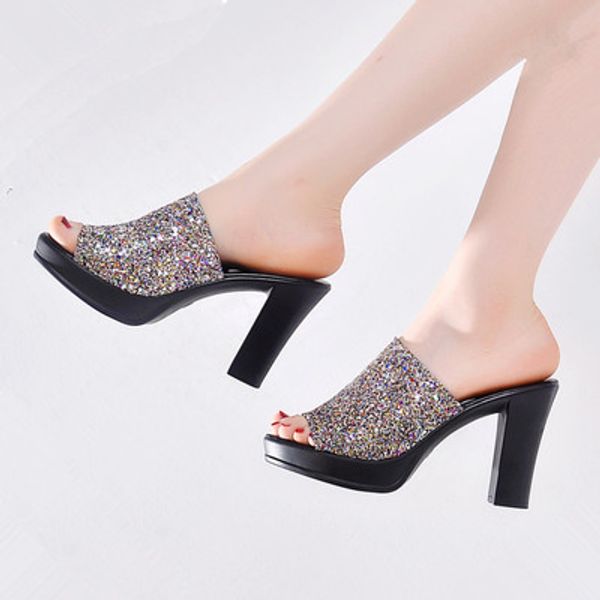 2020 new color sequins fish mouth wear thick and fashionable wild word slippers children, Black
2020 new color sequins fish mouth wear thick and fashionable wild word slippers children, Black