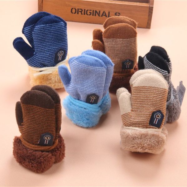 2020 new baby size vintage wave knit and fleece mittens for 1-3 years thick style winter warm gloves with hang rope, Blue;gray
2020 new baby size vintage wave knit and fleece mittens for 1-3 years thick style winter warm gloves with hang rope, Blue;gray