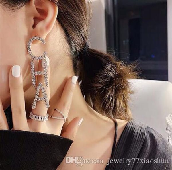2019 new designer full rhinestone letter tassel earrings for women fashion stud earring jewelry gifts gold and silverll, Golden;silver
2019 new designer full rhinestone letter tassel earrings for women fashion stud earring jewelry gifts gold and silverll, Golden;silver