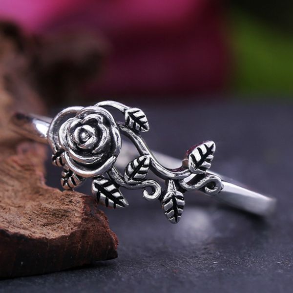 Junerain Brand Vintage Blacke Rose Shaped Women Rings Retro Whole Rose Flower Factory Direct Selling Wholesale Lots&Bulk Women Rings
Junerain Brand Vintage Blacke Rose Shaped Women Rings Retro Whole Rose Flower Factory Direct Selling Wholesale Lots&Bulk Women Rings