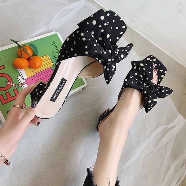 2020 new slippers women summer mid-heel thick heel 5.5cm square toe ladies slides fashion dot butterfly-knot sandals women shoes, Black
2020 new slippers women summer mid-heel thick heel 5.5cm square toe ladies slides fashion dot butterfly-knot sandals women shoes, Black