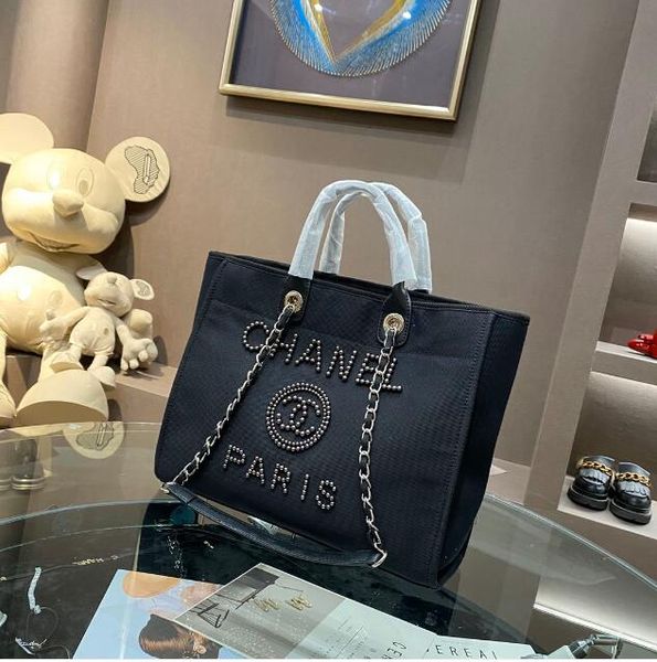 2020 the most beautiful pearl embroidery beach bag of the year, the large capacity can be used for traveling bags
2020 the most beautiful pearl embroidery beach bag of the year, the large capacity can be used for traveling bags