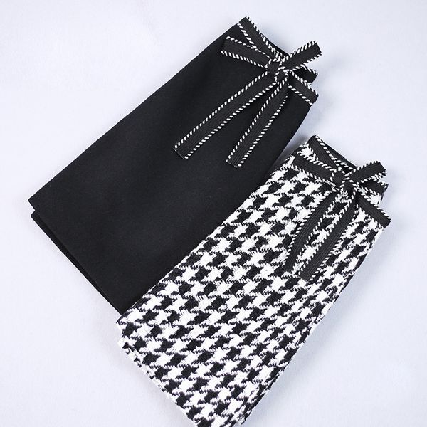 skirts little fragrant temperament warm and western style skirt female spring plaid woolen bag hip, Black
skirts little fragrant temperament warm and western style skirt female spring plaid woolen bag hip, Black