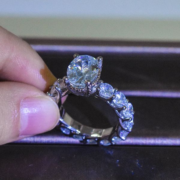 wedding rings huitan luxury full paved round cz with big oval stone for women elegant lady engagement ring jewelry, Slivery;golden
wedding rings huitan luxury full paved round cz with big oval stone for women elegant lady engagement ring jewelry, Slivery;golden