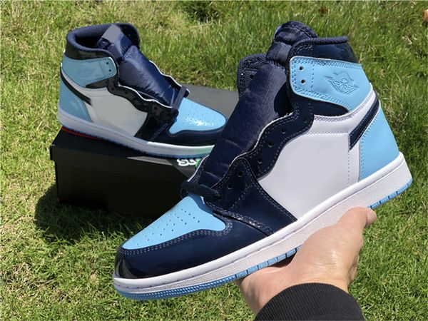 2020 authentic 1 high og wmns unc patent 1s obsidian blue chill white mens womens basketball shoes sports sneakers with box cd0461-100
2020 authentic 1 high og wmns unc patent 1s obsidian blue chill white mens womens basketball shoes sports sneakers with box cd0461-100