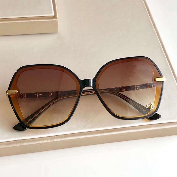 2020 new luxury fashion brand designer sunglasses 5409 round retro frame simple leisure summer style eye protection catwalk models
2020 new luxury fashion brand designer sunglasses 5409 round retro frame simple leisure summer style eye protection catwalk models
