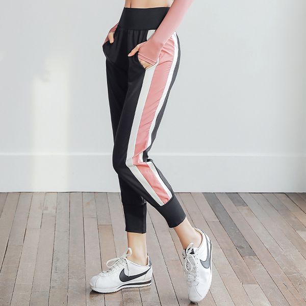 yoga pants sports running capris loose fitness leisure fast dry legged pants for women, Black;blue
yoga pants sports running capris loose fitness leisure fast dry legged pants for women, Black;blue