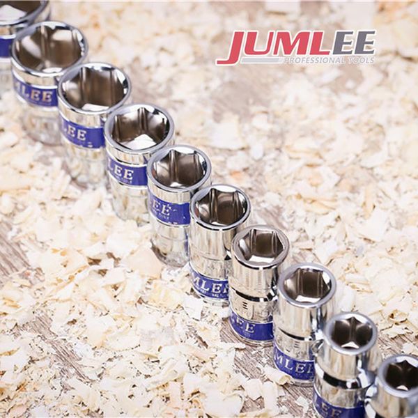12pcs/set socket wrench set 1/2 inch ratchet wrench spanner hand tools with 125mm connecting rod and 10-24mm sockets
12pcs/set socket wrench set 1/2 inch ratchet wrench spanner hand tools with 125mm connecting rod and 10-24mm sockets