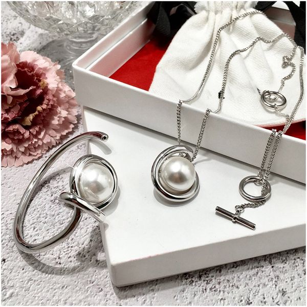 fashion pearl vintage women necklace for women pendant short brand pearl bee necklaces party wedding jewelry for women, Silver
fashion pearl vintage women necklace for women pendant short brand pearl bee necklaces party wedding jewelry for women, Silver
