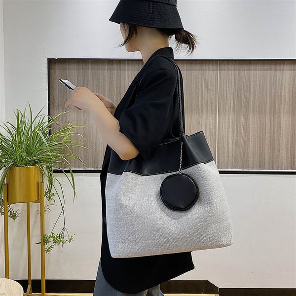 large pu patchwork totes bag handle female fashion single shoulder bags long handbags with small coin purse for women ladies
large pu patchwork totes bag handle female fashion single shoulder bags long handbags with small coin purse for women ladies