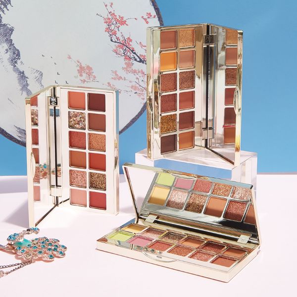 eye shadow 12 colors matte pearlescent chinese peking opera pattern long lasting smooth pigment exquisite eyeshadow palette
eye shadow 12 colors matte pearlescent chinese peking opera pattern long lasting smooth pigment exquisite eyeshadow palette