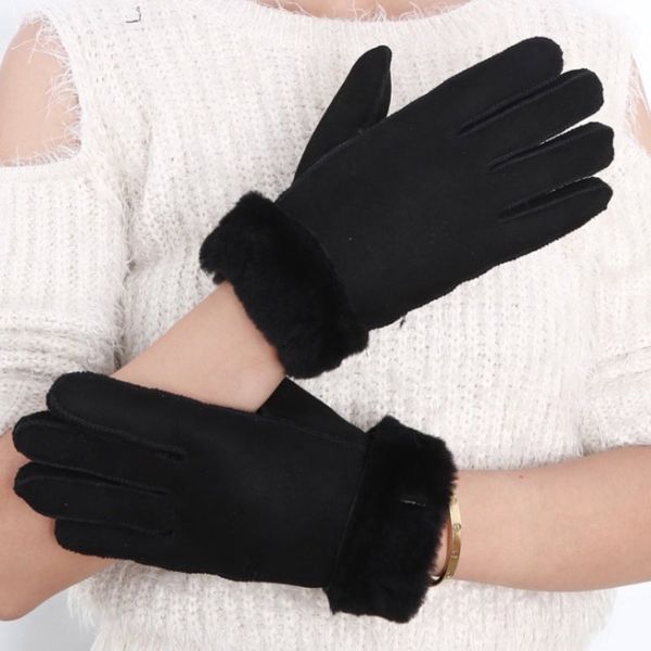 2021 luxurious women sheepskin leather gloves classical warm winter glove lined real fur multi colors wholesale, Blue;gray
2021 luxurious women sheepskin leather gloves classical warm winter glove lined real fur multi colors wholesale, Blue;gray