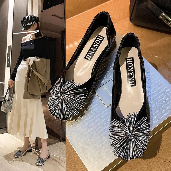 crystal fringe flower pleated loafers shoes for women patent leather shallow slip on zapatillas thick heel cut-out ladies shoes, Black
crystal fringe flower pleated loafers shoes for women patent leather shallow slip on zapatillas thick heel cut-out ladies shoes, Black