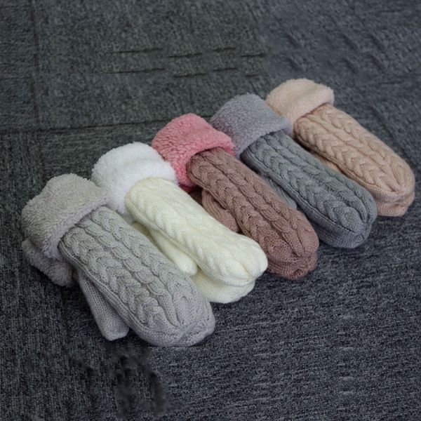2020 new designer women winter elegant gloves japanese style twisted striped knit thick mittens with warm fleece lining, Blue;gray
2020 new designer women winter elegant gloves japanese style twisted striped knit thick mittens with warm fleece lining, Blue;gray