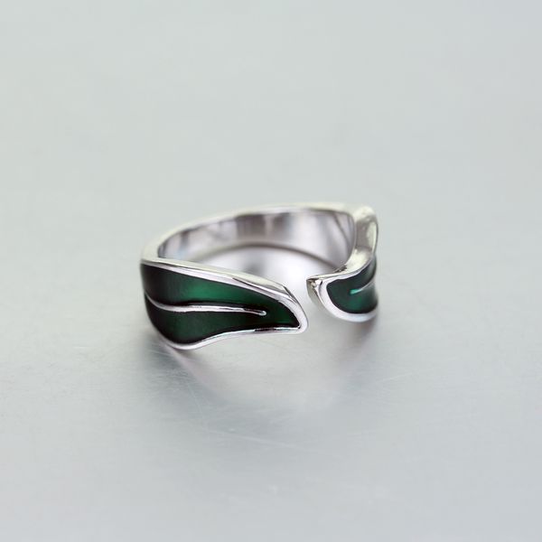 movie classic fairy leaf ring women men green enamel adjustable ring being second-class gift for fans tv jewelry, Golden;silver
movie classic fairy leaf ring women men green enamel adjustable ring being second-class gift for fans tv jewelry, Golden;silver