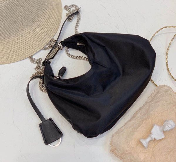 2020 женщины нейлон сумки повелительница сумки плеча chain letter crossbody totes с коробкой
2020 женщины нейлон сумки повелительница сумки плеча chain letter crossbody totes с коробкой