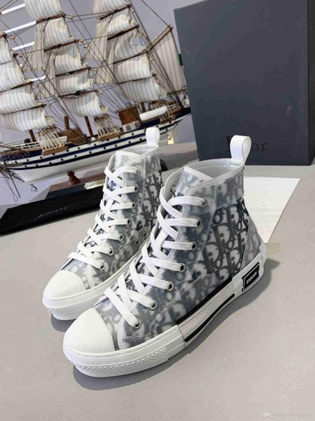 2020 new men's and women's casual sports shoes, fashionable letter high-shoes. comfortable and breathable, Red;white
2020 new men's and women's casual sports shoes, fashionable letter high-shoes. comfortable and breathable, Red;white