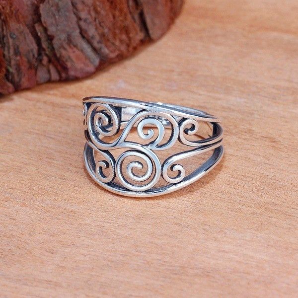 cute simple female flower butterfly ring unique style vintage wedding rings for women ethnic silver color love engagement ring, Golden;silver
cute simple female flower butterfly ring unique style vintage wedding rings for women ethnic silver color love engagement ring, Golden;silver