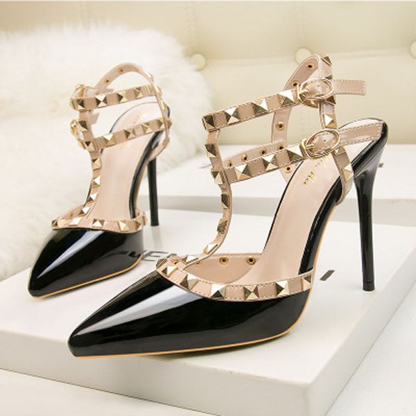 high-heeled women's shoes 2020 new fashion patent-leather metal rivet nightclub roman sandals, Black
high-heeled women's shoes 2020 new fashion patent-leather metal rivet nightclub roman sandals, Black