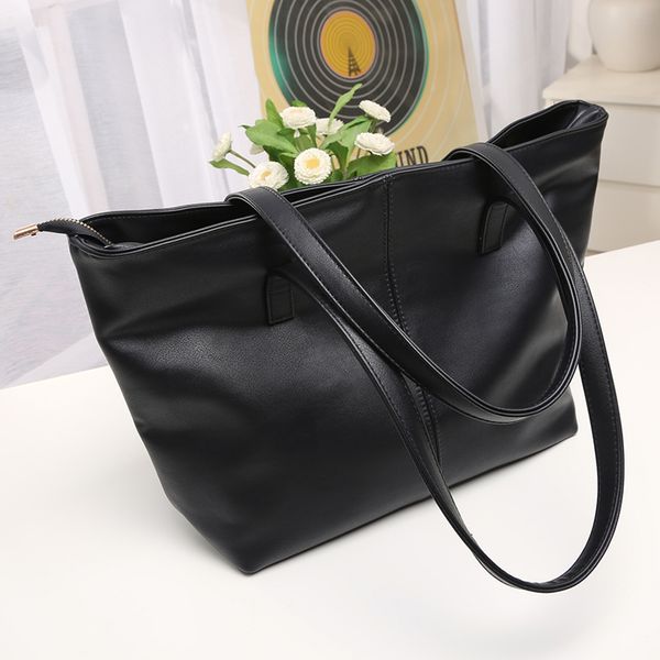 2020 new products simple students shoulder bag soft leather casual large-volume large bag
2020 new products simple students shoulder bag soft leather casual large-volume large bag
