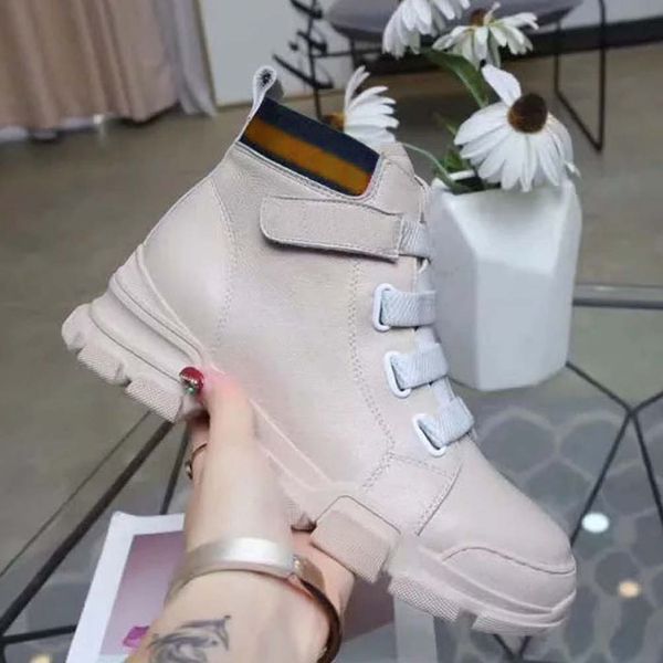 fashion leather star women shoes woman leather short autumn winter ankle fashion women boots 04 g230 036, Black
fashion leather star women shoes woman leather short autumn winter ankle fashion women boots 04 g230 036, Black