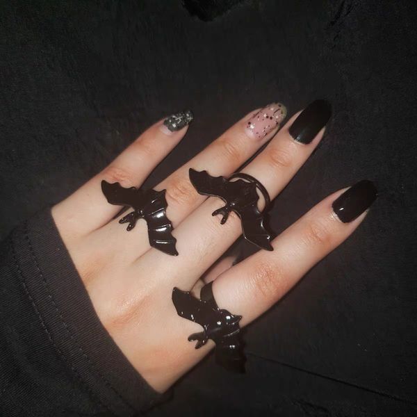 dark gothic syle black bat resizable finger ring for women 2020 punk nightclub bat animal lady ring femme bague, Golden;silver 
dark gothic syle black bat resizable finger ring for women 2020 punk nightclub bat animal lady ring femme bague, Golden;silver