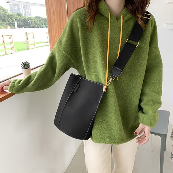 women's bag 2019 new fashion korean style all-match messenger shoulder frosted large capacity fashion leisure broadband bag bucket bagb
women's bag 2019 new fashion korean style all-match messenger shoulder frosted large capacity fashion leisure broadband bag bucket bagb