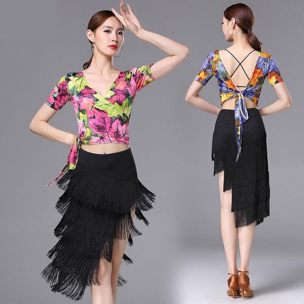 2020 new stage performance competition women v-neck dance dress half sleeves samba costume set 2 pieces and tassel skirt, Black;red
2020 new stage performance competition women v-neck dance dress half sleeves samba costume set 2 pieces and tassel skirt, Black;red