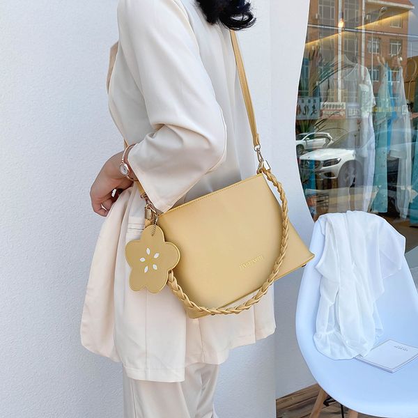 summer wild ins ladies small bag 2020 new fashion simple one shoulder underarm bag net red messenger
summer wild ins ladies small bag 2020 new fashion simple one shoulder underarm bag net red messenger