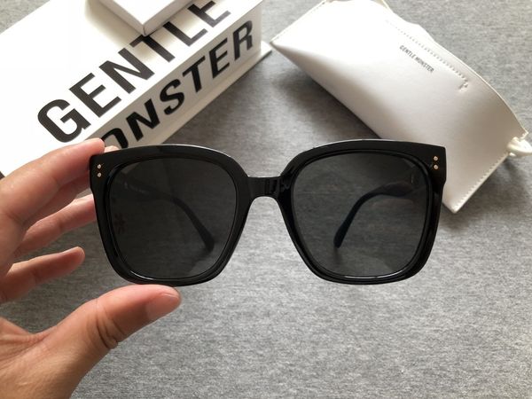 2020 brand new korea jennie cooperation gm fashion women elegant sunglasses classic lady square frame glasses kuku e876, White;black
2020 brand new korea jennie cooperation gm fashion women elegant sunglasses classic lady square frame glasses kuku e876, White;black