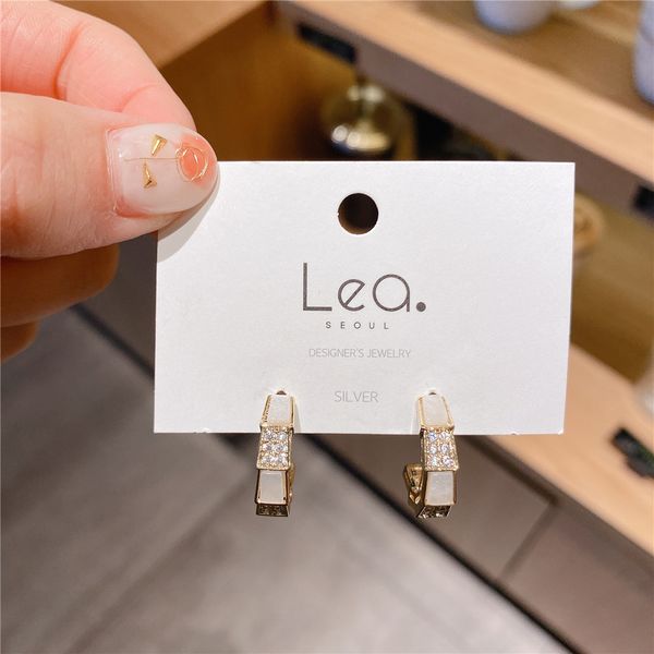 korean-style 925 silver needle all-match cool temperament c- shaped earrings exquisite net red wind exquisite small ear stud female wholesal, Golden
korean-style 925 silver needle all-match cool temperament c- shaped earrings exquisite net red wind exquisite small ear stud female wholesal, Golden