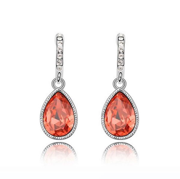 crystal teardrop ladies earrings made with crystal elements for wedding party luxury jewelry, Golden;silver
crystal teardrop ladies earrings made with crystal elements for wedding party luxury jewelry, Golden;silver