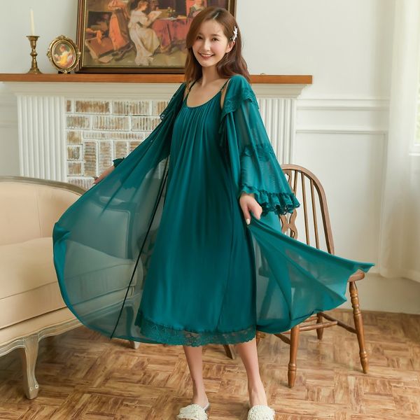 women's sleepwear vintage classic modal 2 pieces long robe sets princess lace solid color nighty autumn spring comfortable, Black;red
women's sleepwear vintage classic modal 2 pieces long robe sets princess lace solid color nighty autumn spring comfortable, Black;red