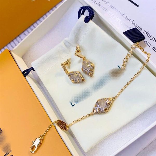 stylish diamond shinning women necklaces birthday gift for girlfriends bracelets creative pattern lady elegant pendant studs, Golden
stylish diamond shinning women necklaces birthday gift for girlfriends bracelets creative pattern lady elegant pendant studs, Golden