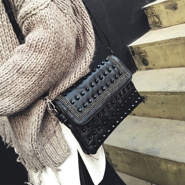 summer new black color envelope bag pure color casual shoulder bag pu leather rivet decoration crossbody
summer new black color envelope bag pure color casual shoulder bag pu leather rivet decoration crossbody