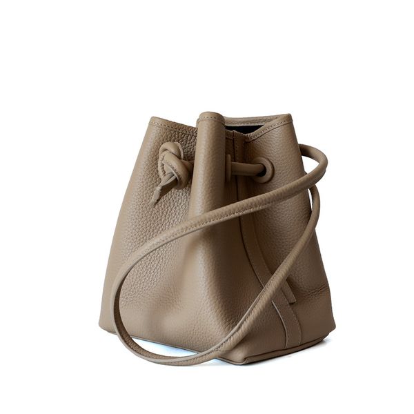2020 новый кулиской bucket bag личи шаблон головы слой коровьей плечо сумка корейской версии простого малого
2020 новый кулиской bucket bag личи шаблон головы слой коровьей плечо сумка корейской версии простого малого