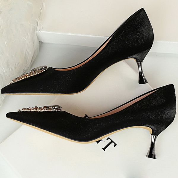 2020 spring autumn elegant women sequin 6cm thin high heels pumps bling silk crystal gold kitten heels flower valentine shoes, Black
2020 spring autumn elegant women sequin 6cm thin high heels pumps bling silk crystal gold kitten heels flower valentine shoes, Black