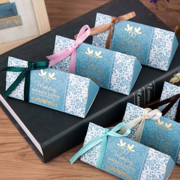 10pcs 11.5x5.8x5cm wedding creative candy box wholesale hand gift candy box bronzing simple small fresh paper european style
10pcs 11.5x5.8x5cm wedding creative candy box wholesale hand gift candy box bronzing simple small fresh paper european style