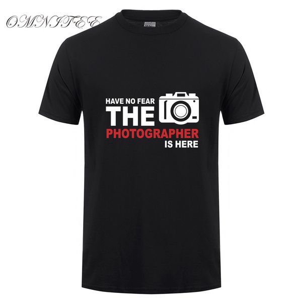 нет новых лета не бойся photographyer здесь t shirt мужчины с коротким рукавом хлопок фотография футболки мужская одежда ot-642
нет новых лета не бойся photographyer здесь t shirt мужчины с коротким рукавом хлопок фотография футболки мужская одежда ot-642