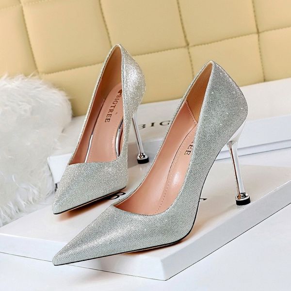 tenis feminino high heeled pumps female spring autumn 2020 women sequined cloth pointed toe fashion banquet shoes women, Black
tenis feminino high heeled pumps female spring autumn 2020 women sequined cloth pointed toe fashion banquet shoes women, Black