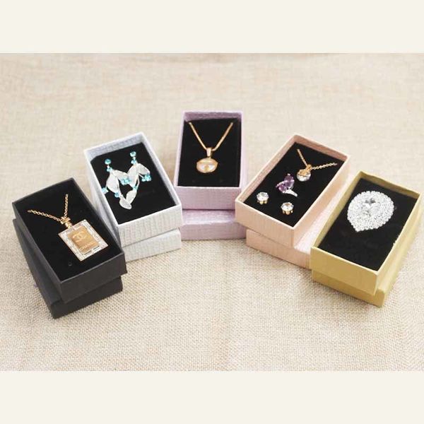 24pcs multi color gift box .blank jewelry set diaplay box .cardboard jewelry charm/bracelet /ring/necklace/earring display box mx200810, Black;white
24pcs multi color gift box .blank jewelry set diaplay box .cardboard jewelry charm/bracelet /ring/necklace/earring display box mx200810, Black;white