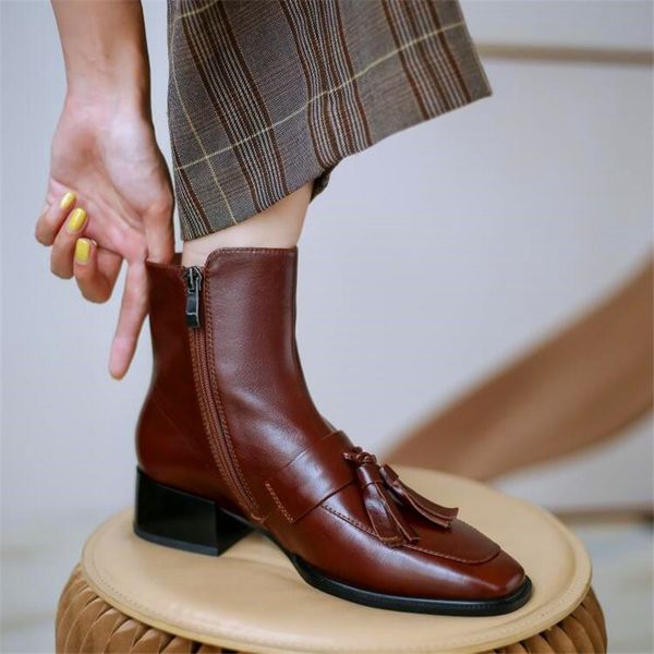 new fashion retro leather tassel oil wax leather college small square toe thick heel short tube boots winter ladies formal boots, Black
new fashion retro leather tassel oil wax leather college small square toe thick heel short tube boots winter ladies formal boots, Black