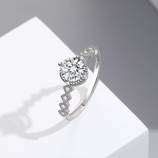 s925 sterling silver mosan diamond women's east gate jewelry wholesale fashion korean style diamond four-claw ring
s925 sterling silver mosan diamond women's east gate jewelry wholesale fashion korean style diamond four-claw ring