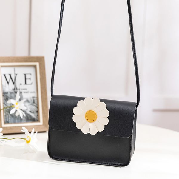 2020 summer and autumn new korean bag women's wild trend fashion small daisy bag messenger small square
2020 summer and autumn new korean bag women's wild trend fashion small daisy bag messenger small square